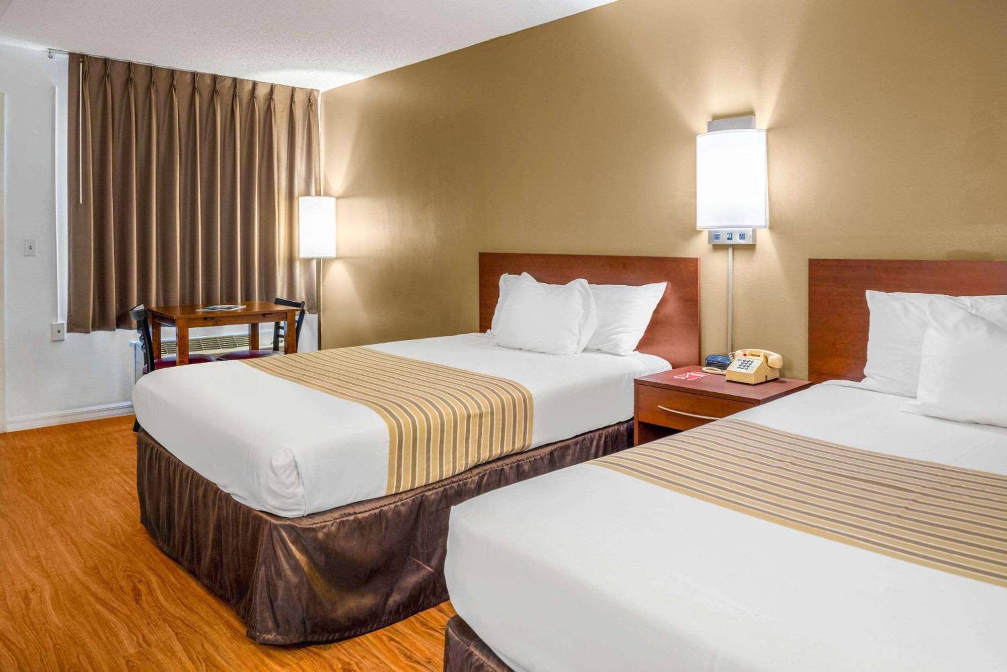 Econo Lodge Кристал-Ривер Екстер'єр фото